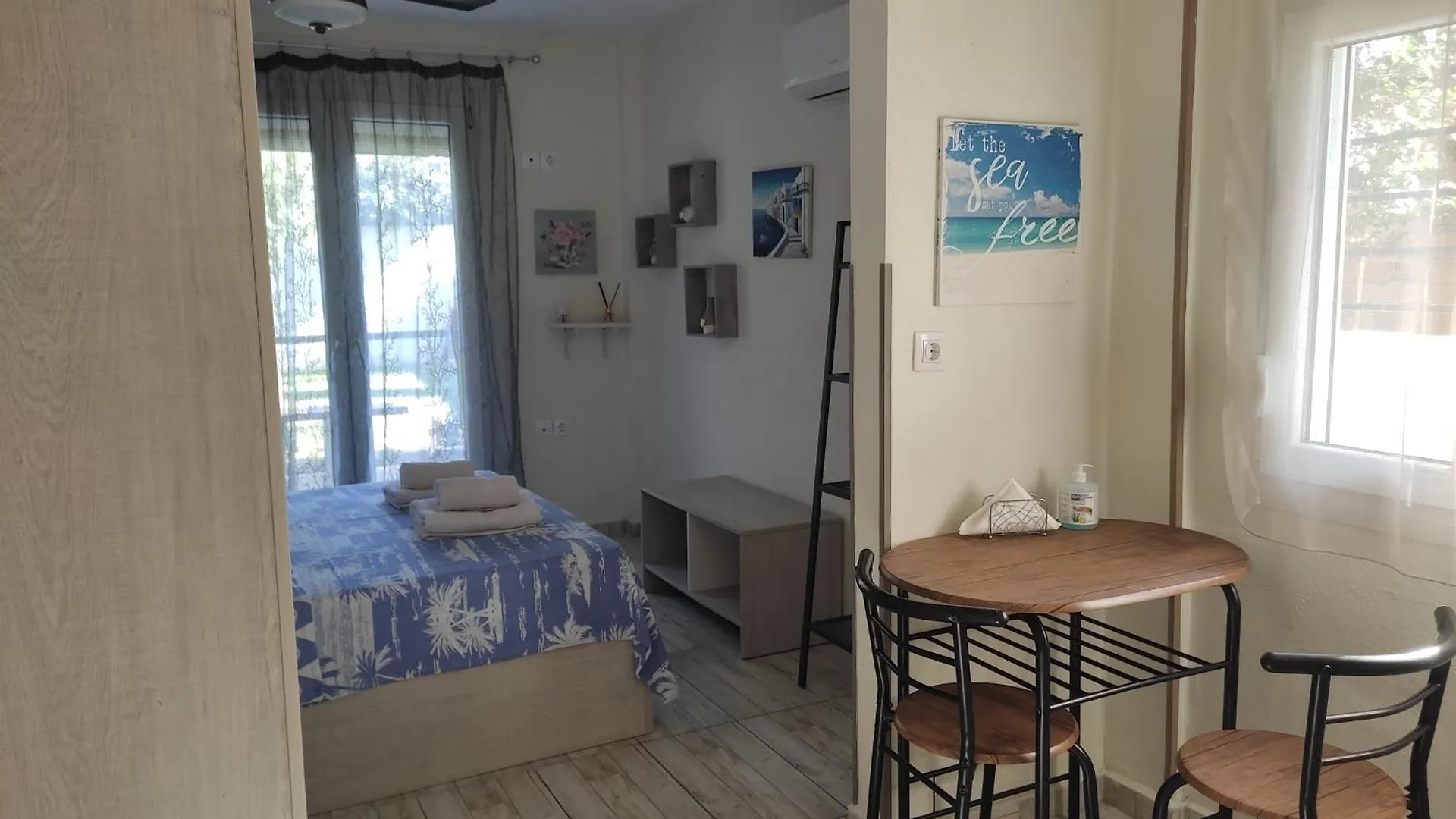 Sophia'S Home Near The Sea - Olivia Studios Айя-Триас 0*,  Греция